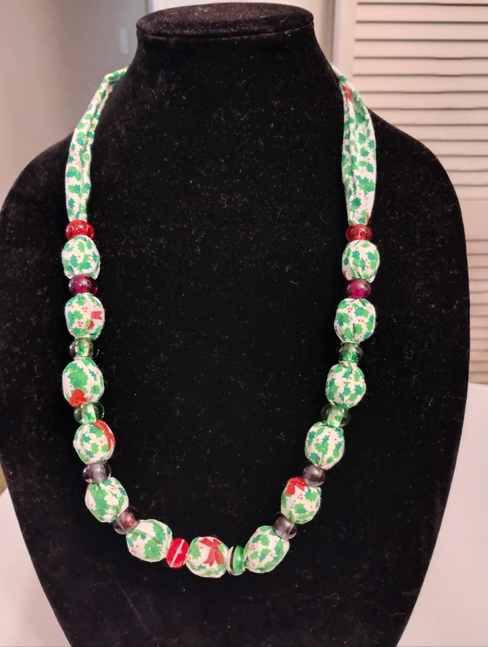 Handcrafted Green & Red Glass Wood Fabric Beaded Women's Necklace Holliday Hint